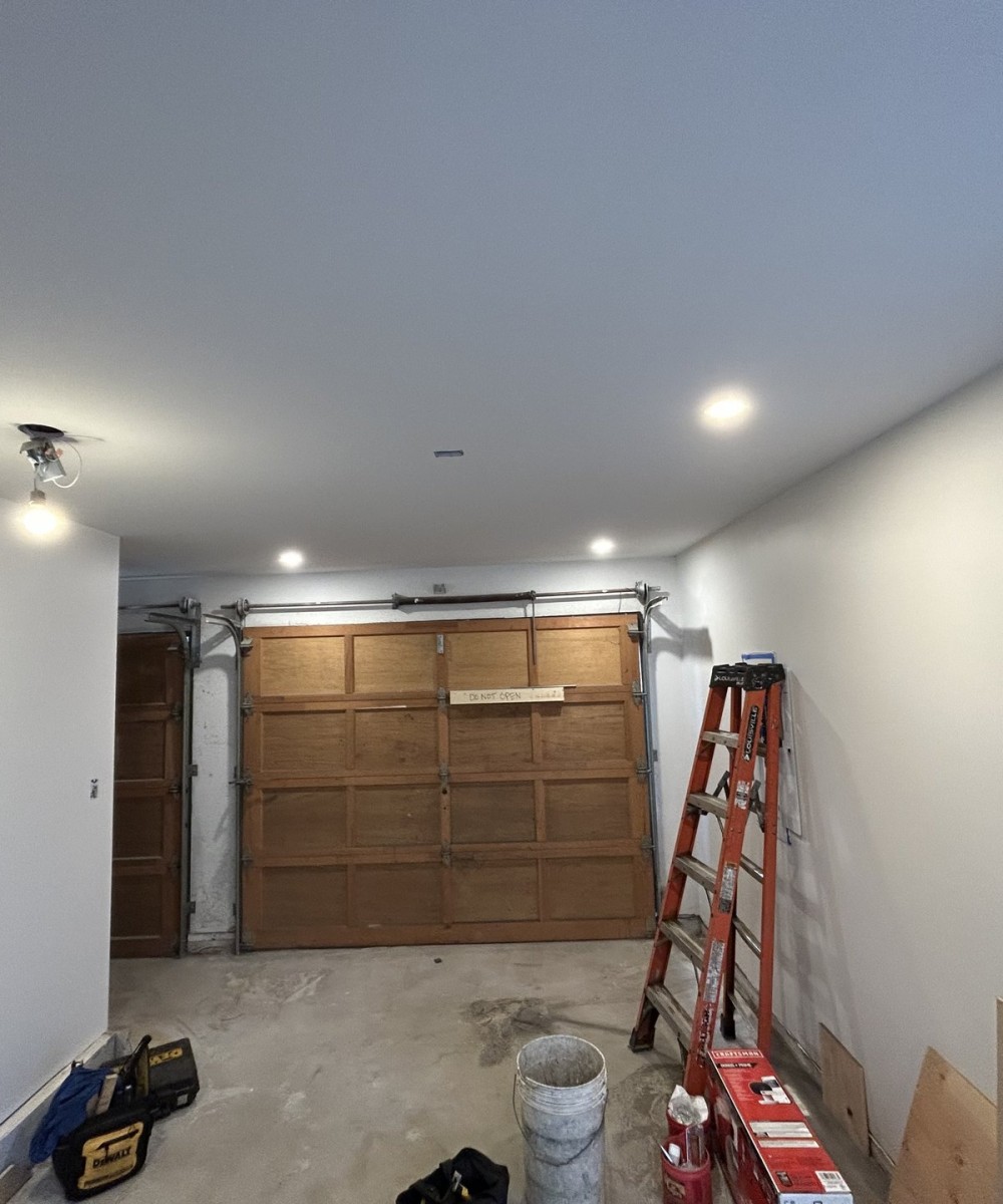 Clopay Coachman CG 11 garage doors with Liftmaster 6580L opener in Tsawwassen