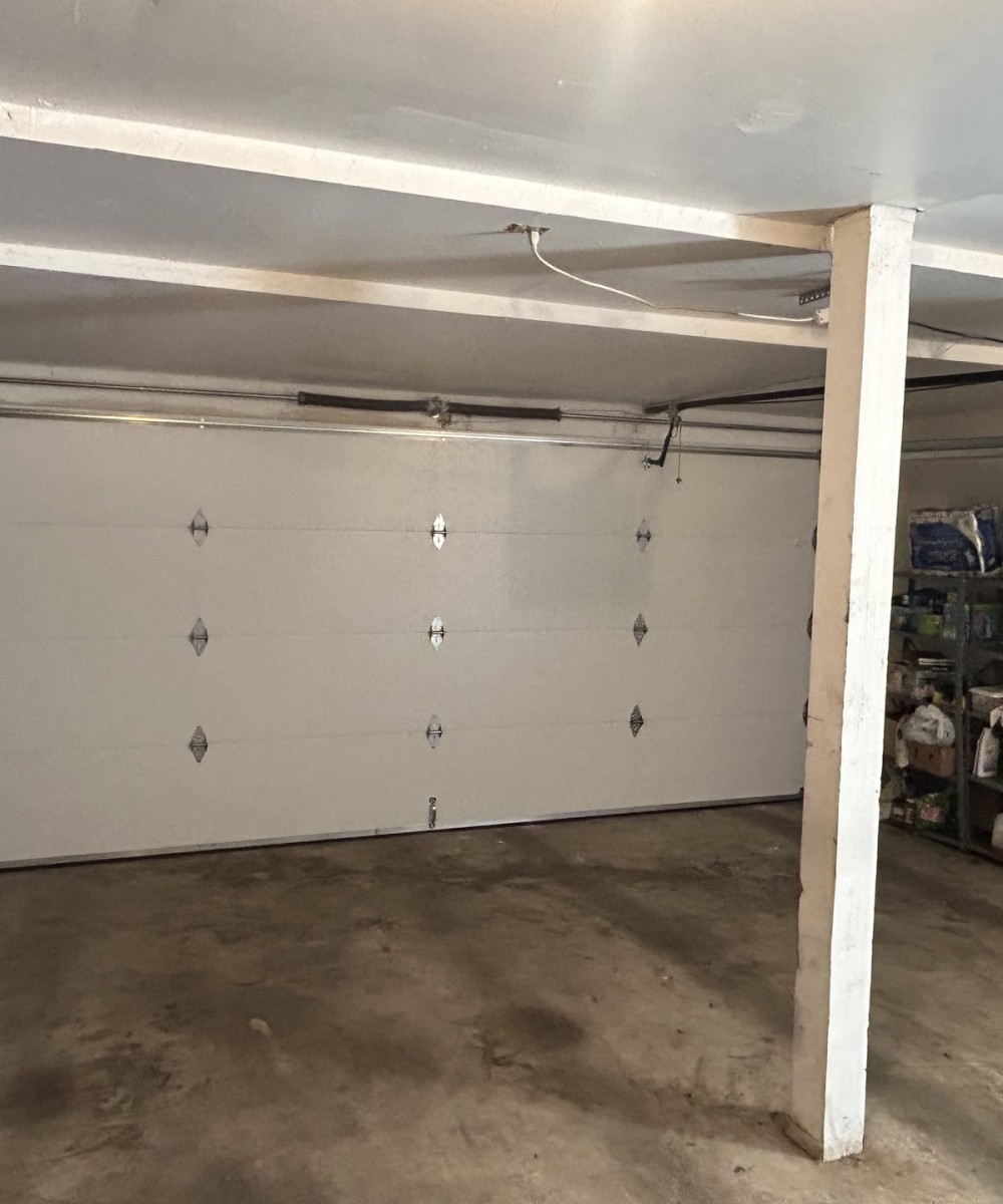 Hormann 3400 white garage door Vancouver low ceiling installation