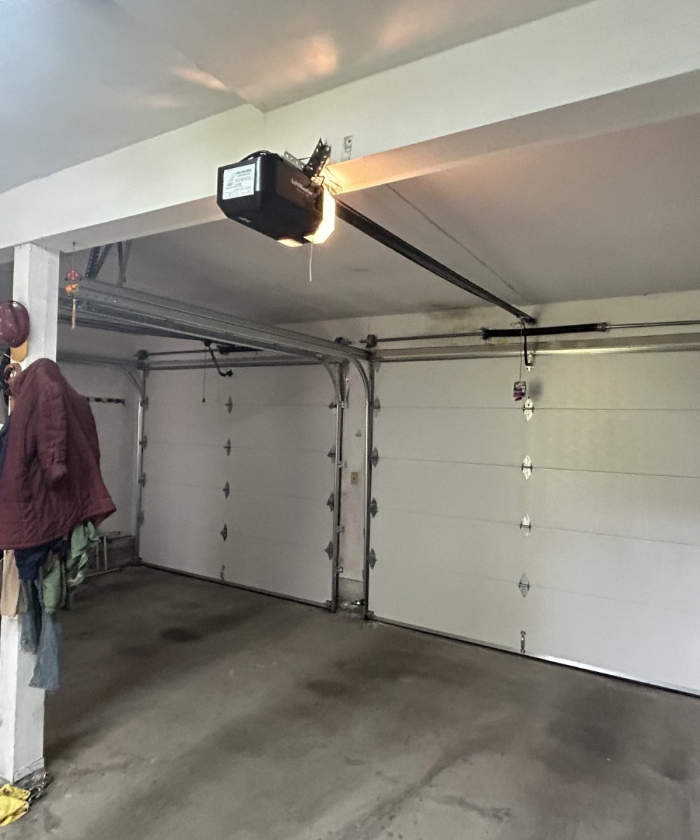 Hormann 3400 white garage door installation Vancouver