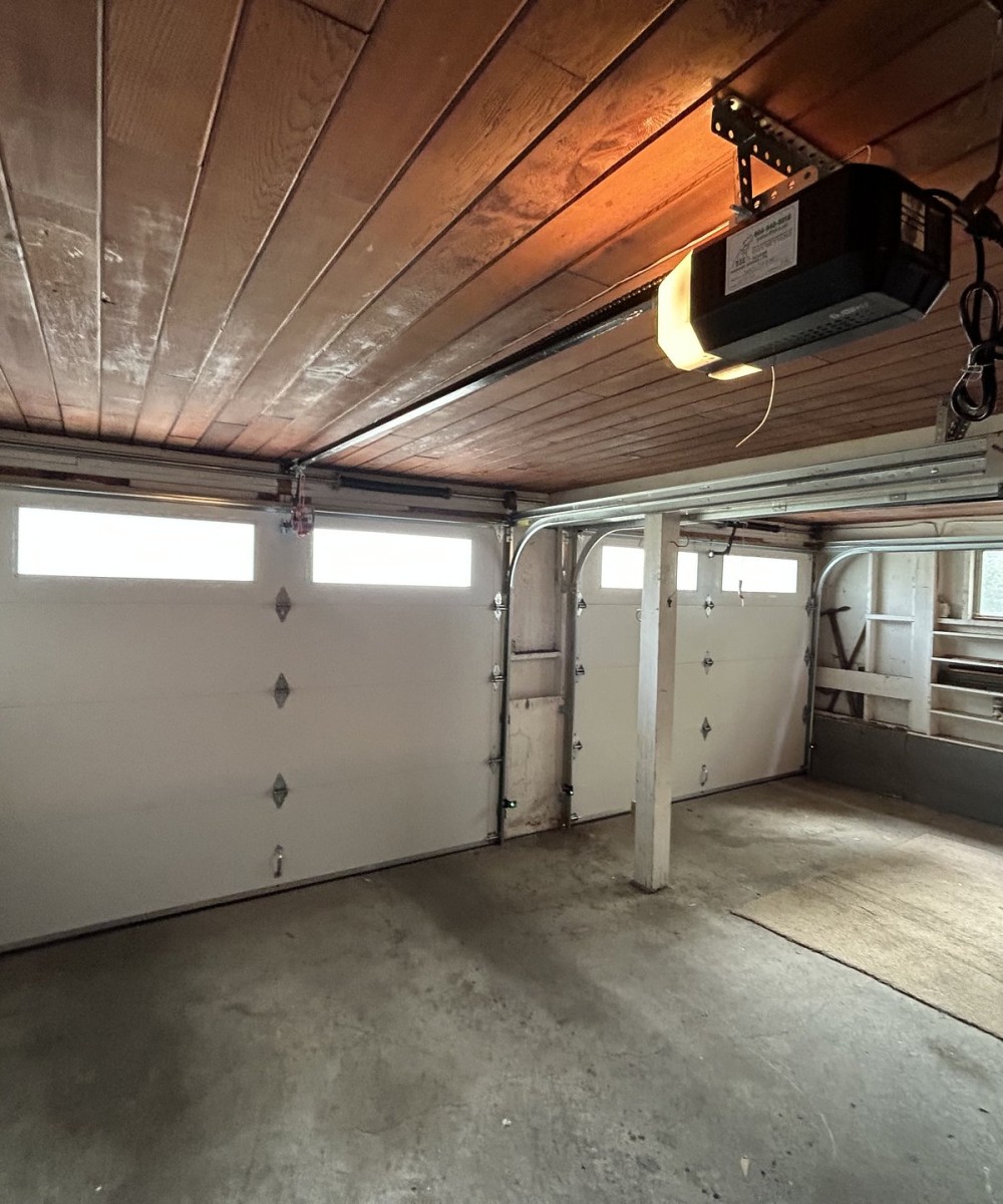 Garage door replacement Tsawwassen Hormann 3400 long panel white