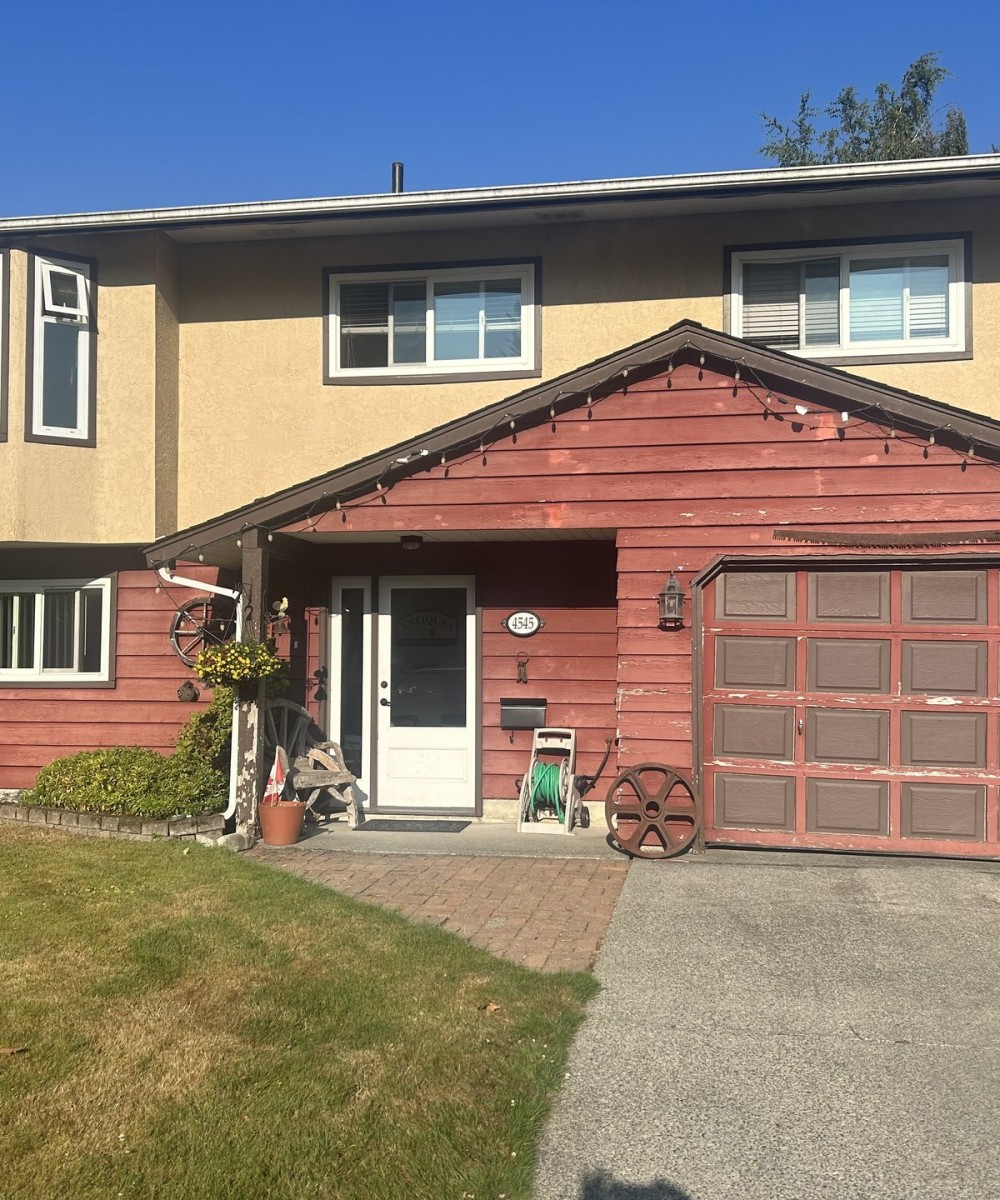 Hormann 3400 white garage door Ladner BC