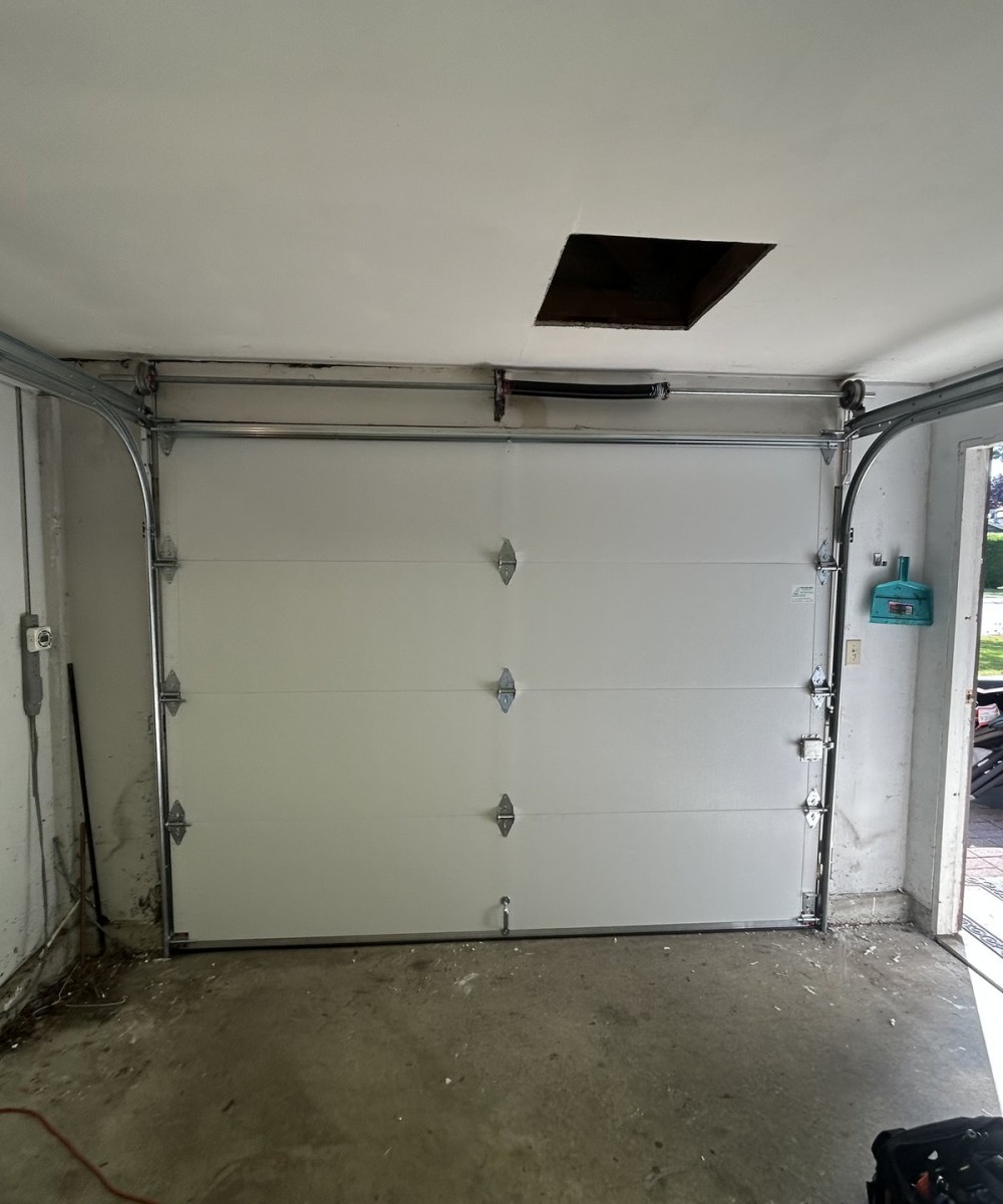 Hormann 3400 white garage door Ladner BC