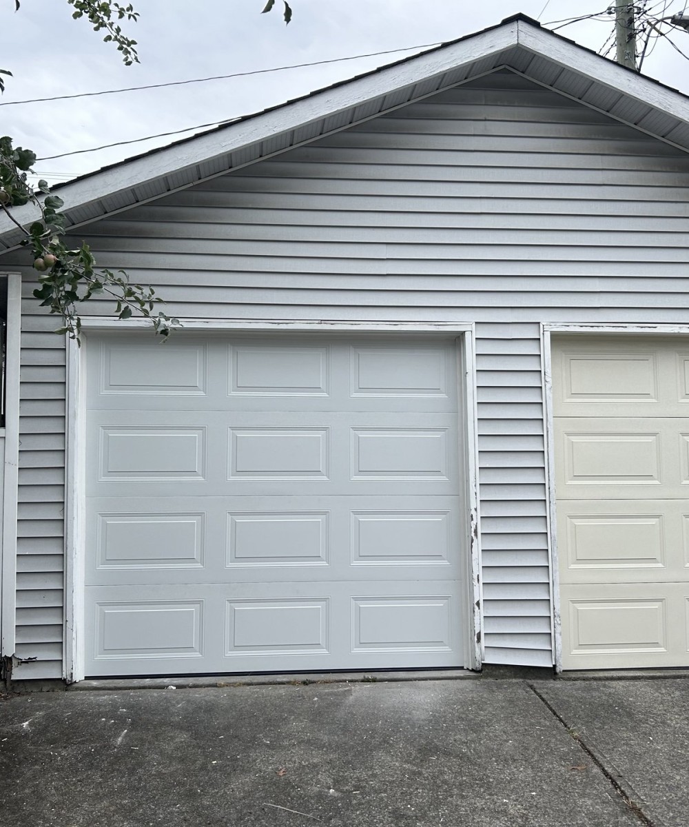 Steel-Craft T-12 door installation in Vancouver