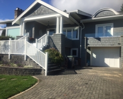 Clopay Coachman Installed in North Vancouver