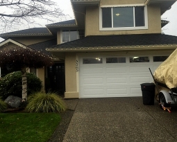 Amarr Lincoln Installed in Ladner
